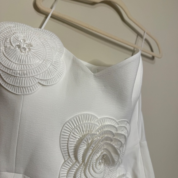 HELSI Kaia Floral Appliqué Strapless Dress - Picture 8 of 8